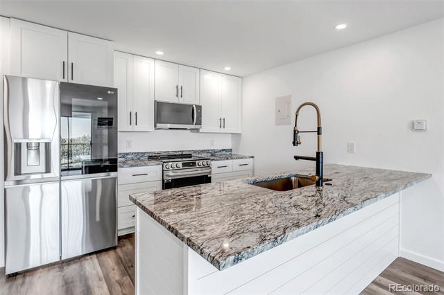 1150 Golden Circle Unit: 409