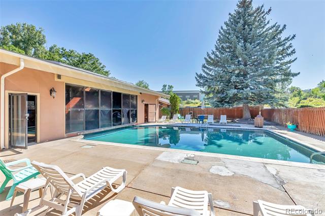 1150 Golden Circle Unit: 409
