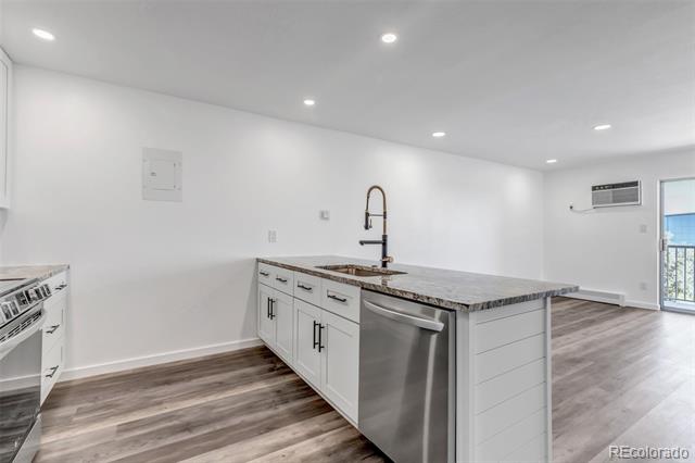 1150 Golden Circle Unit: 409