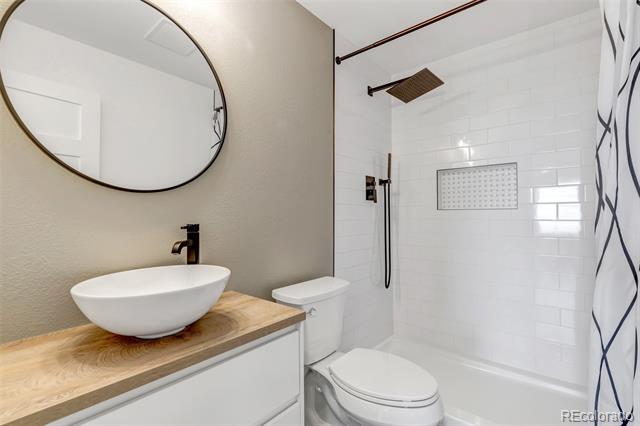 1150 Golden Circle Unit: 409