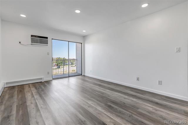 1150 Golden Circle Unit: 409