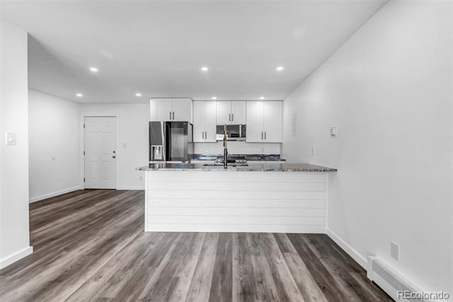 1150 Golden Circle Unit: 409
