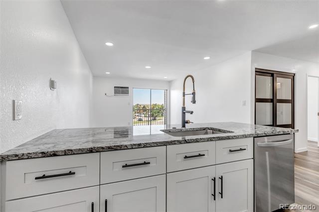1150 Golden Circle Unit: 409