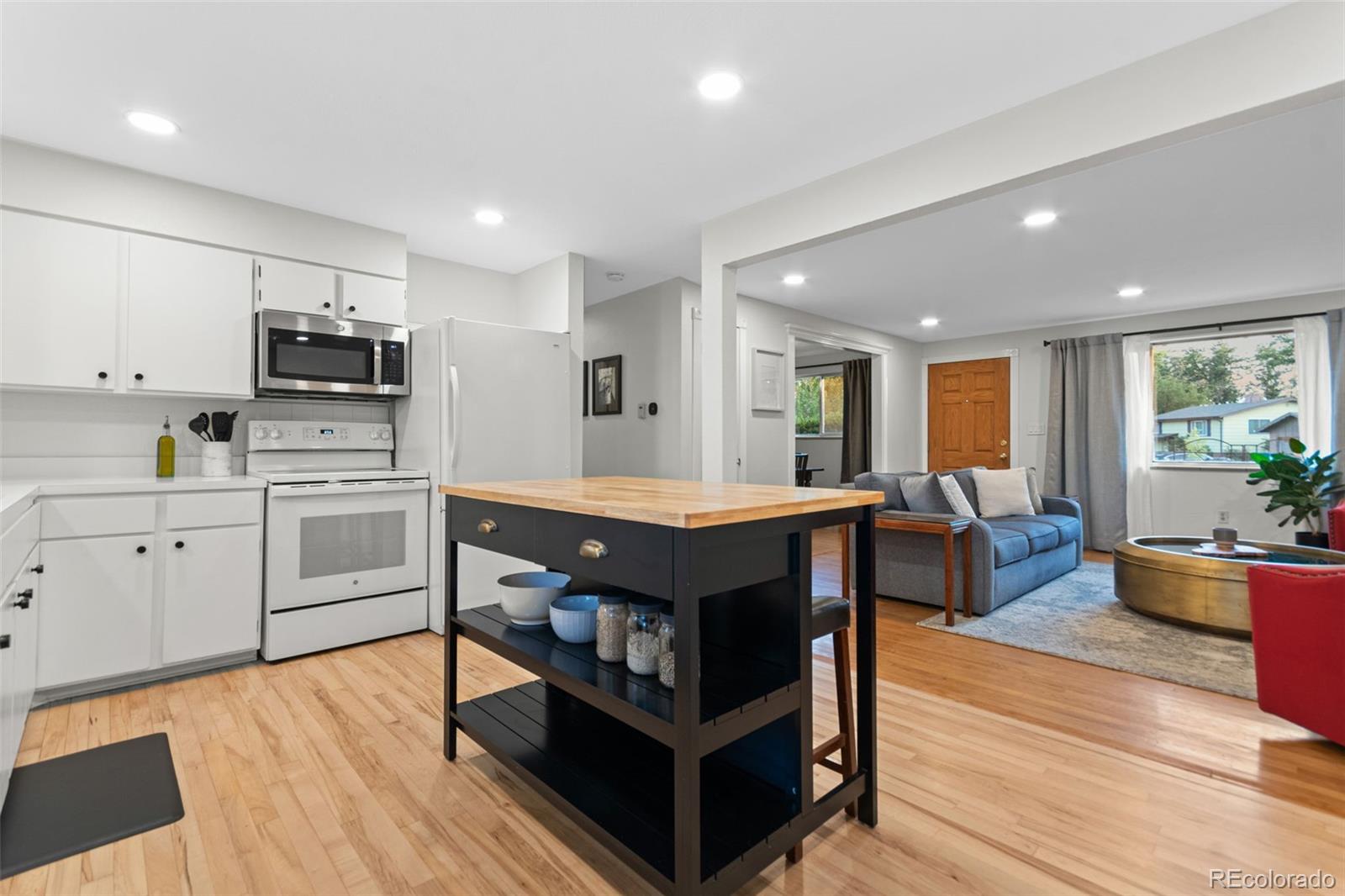 5366 Field Circle