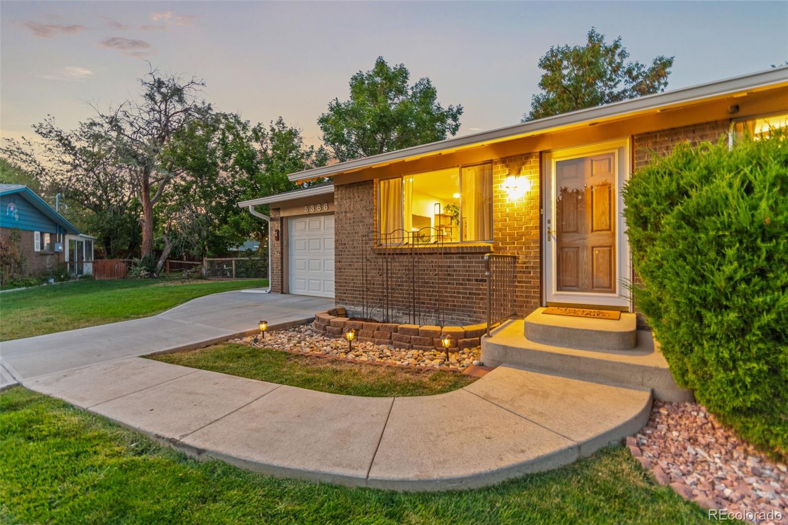 5366 Field Circle