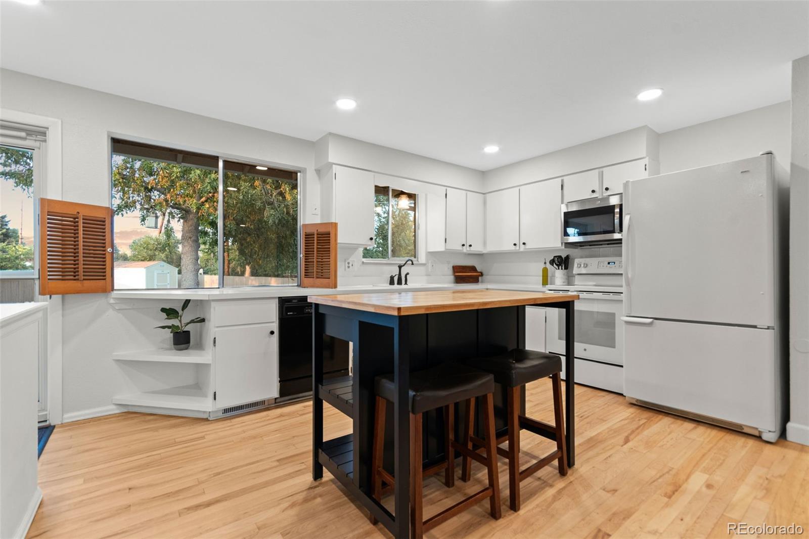5366 Field Circle