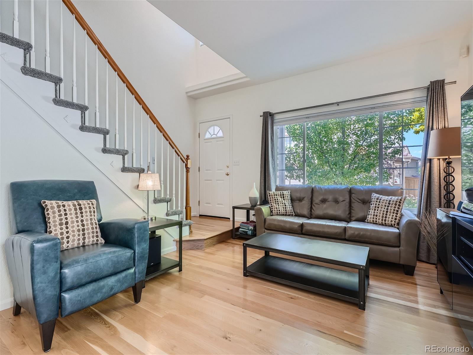 1233 Laurenwood Way