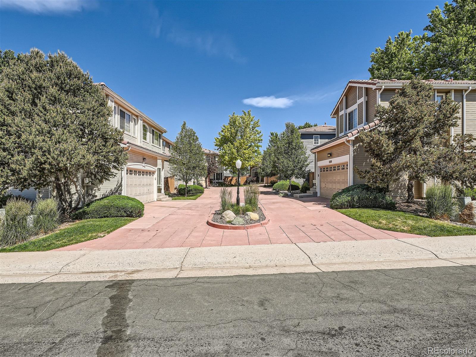 1233 Laurenwood Way