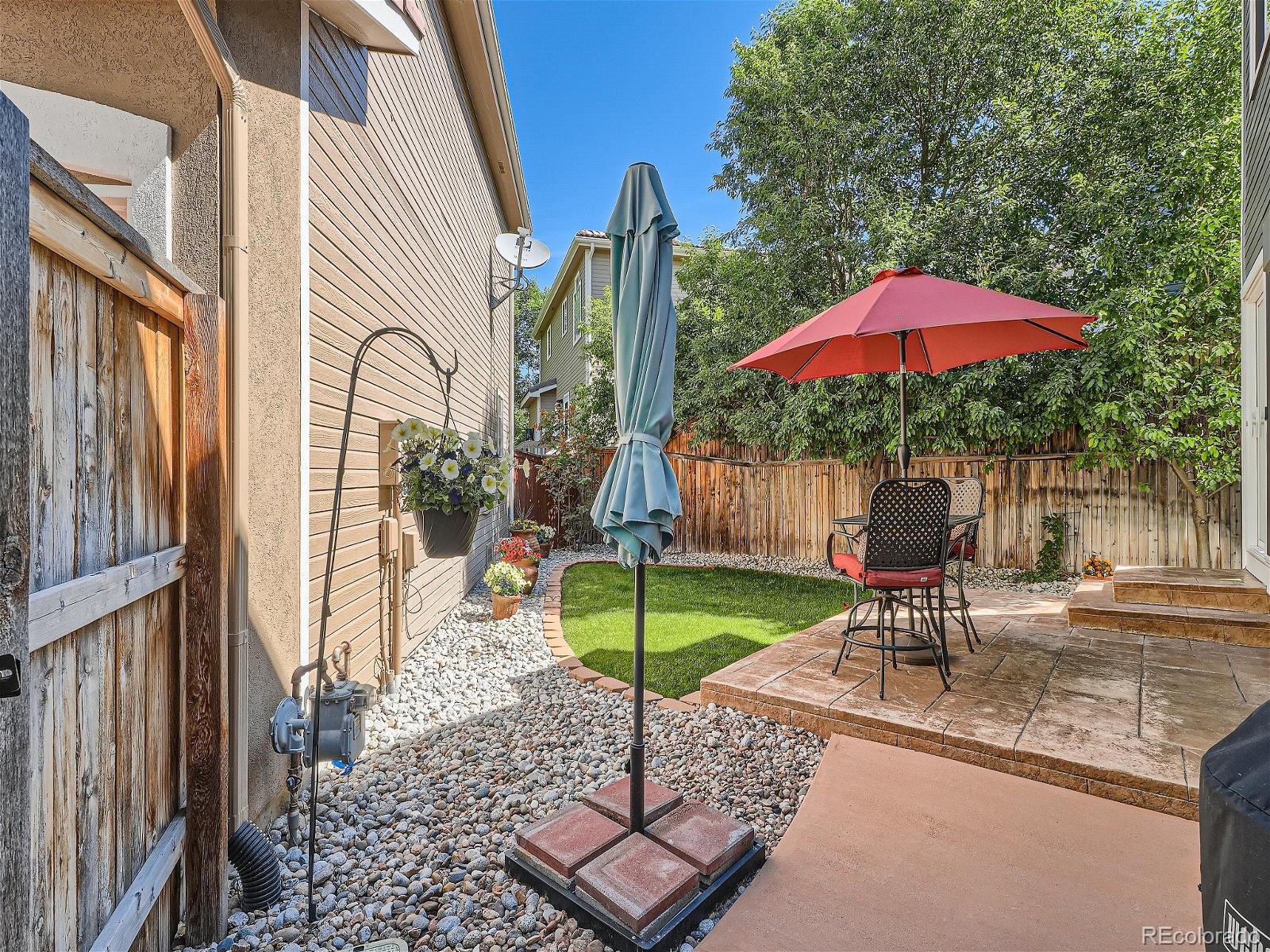1233 Laurenwood Way