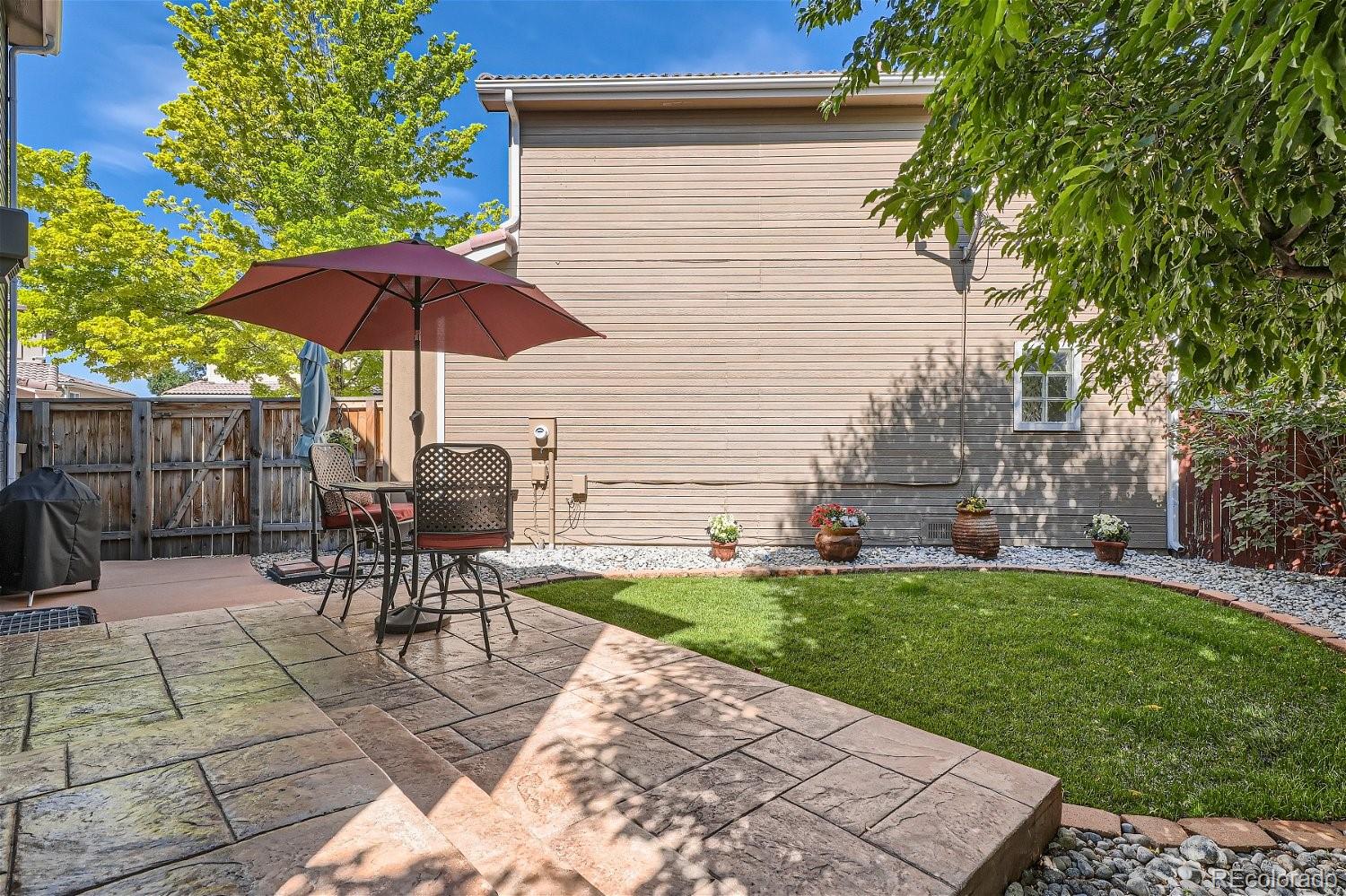 1233 Laurenwood Way