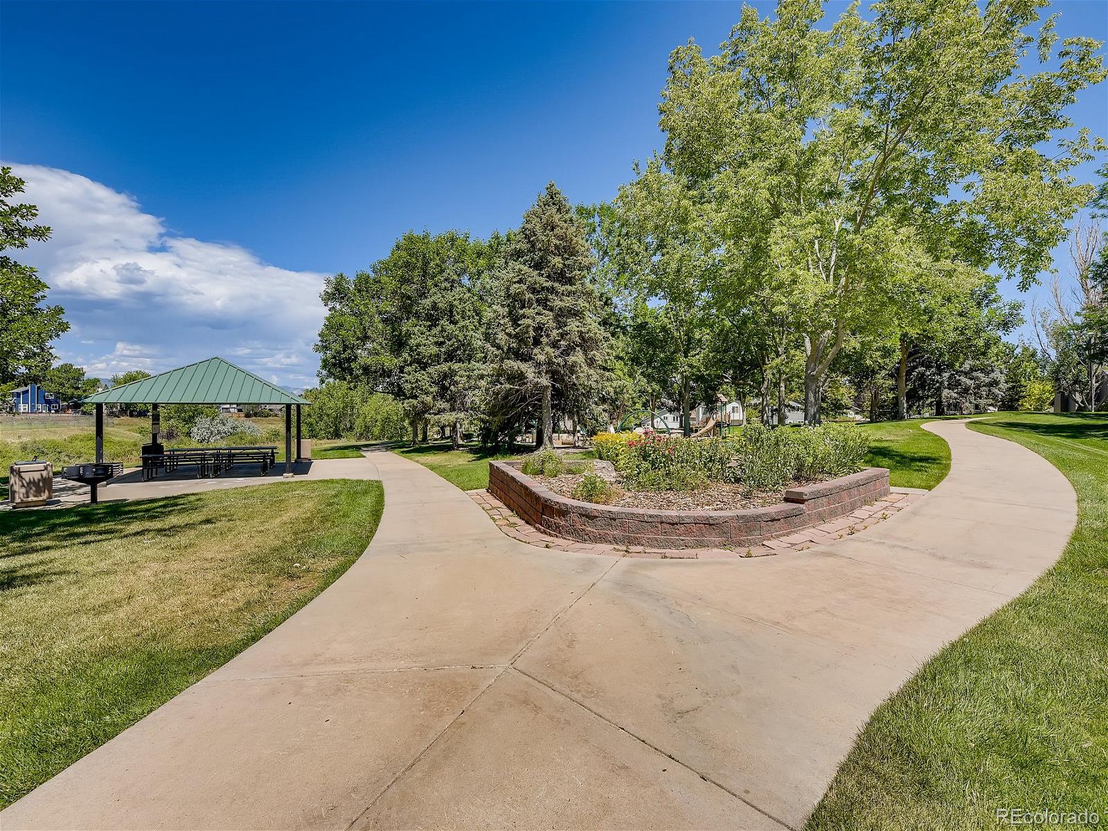 1233 Laurenwood Way