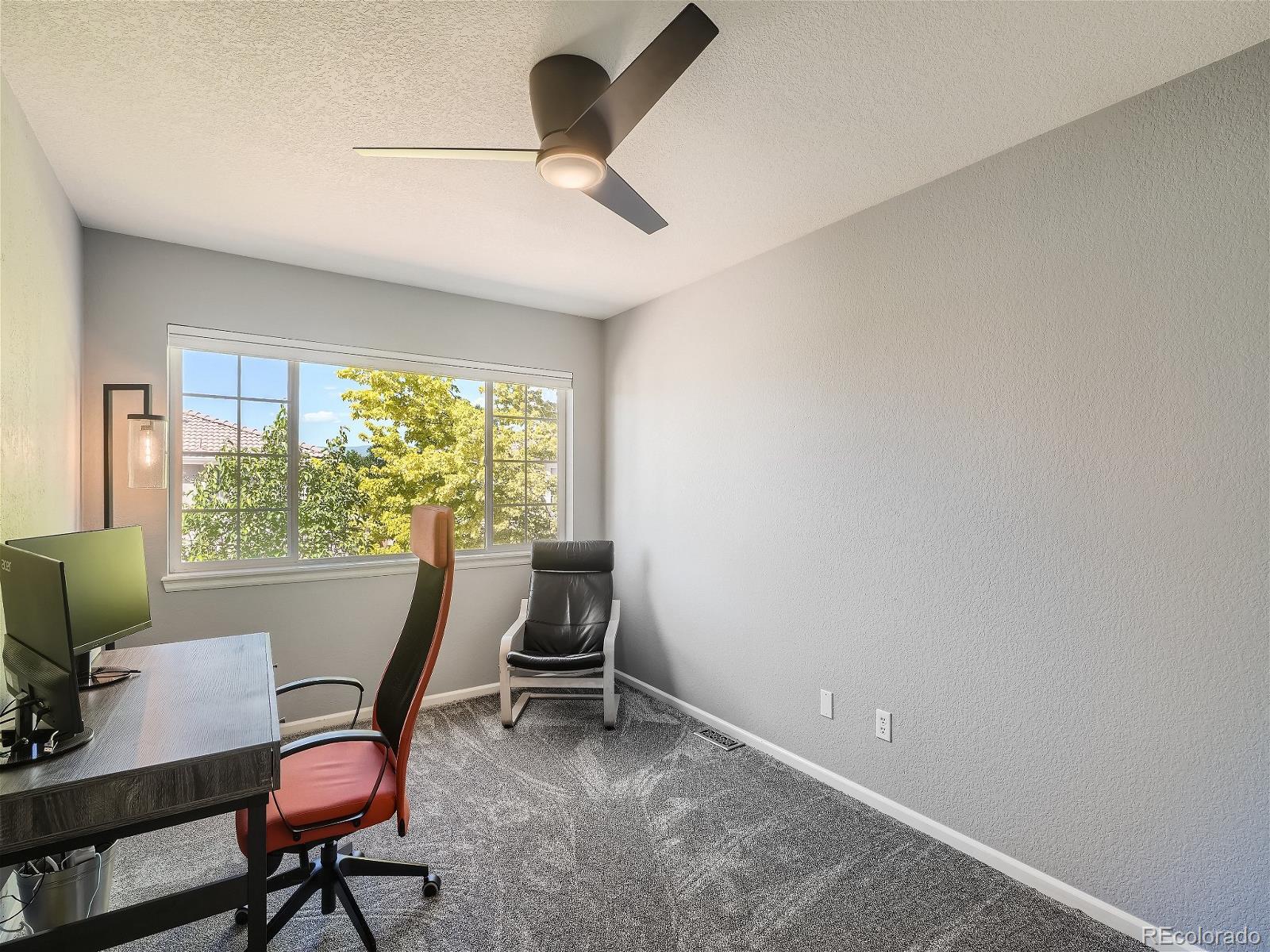 1233 Laurenwood Way