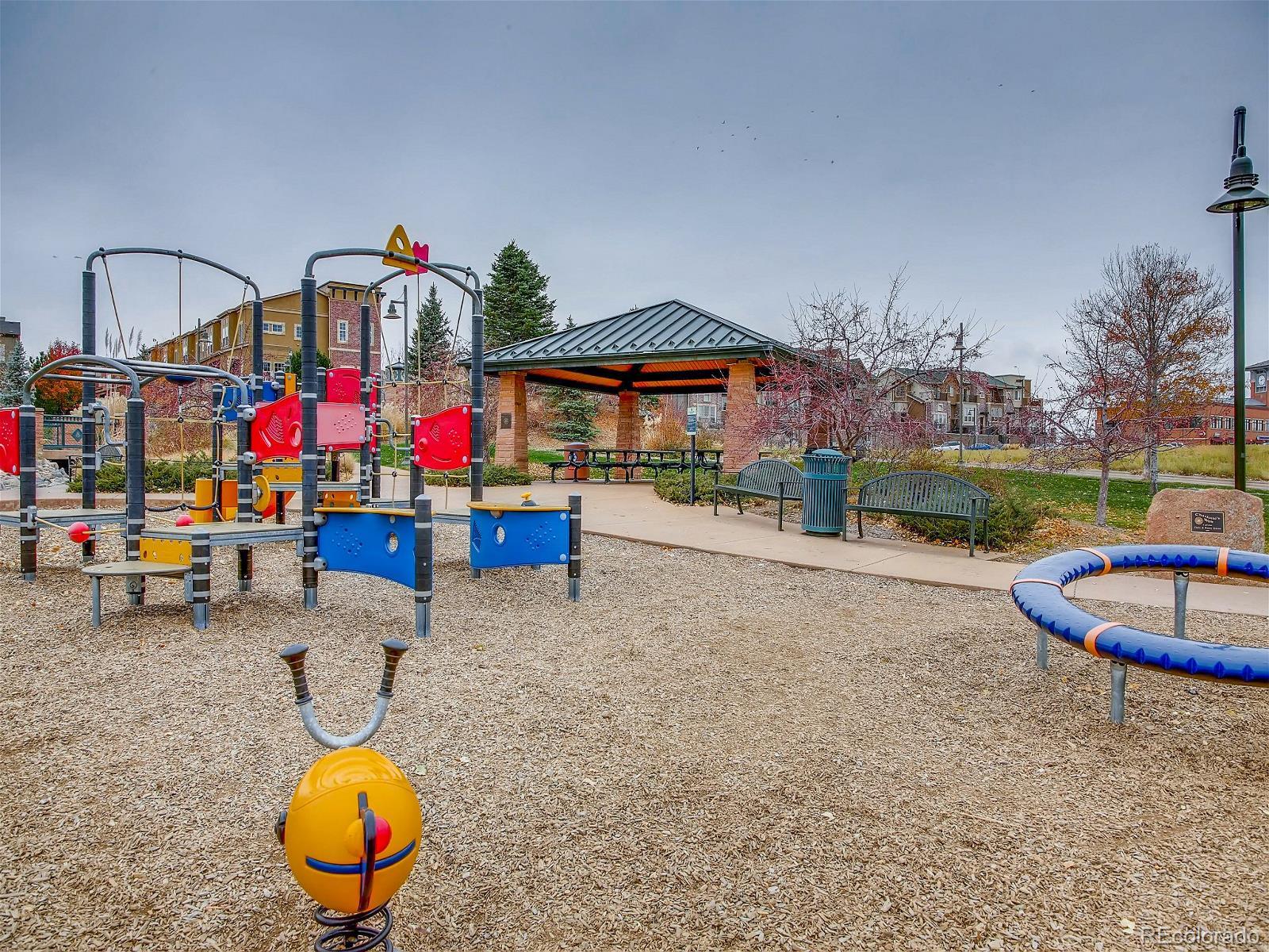 1233 Laurenwood Way