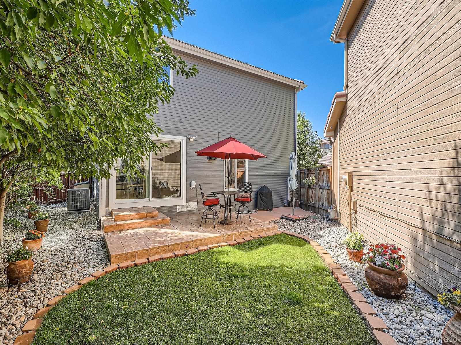 1233 Laurenwood Way