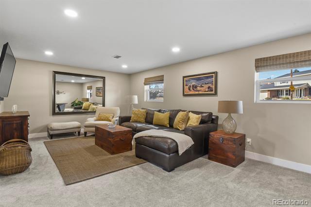 1115 W Hinsdale Drive
