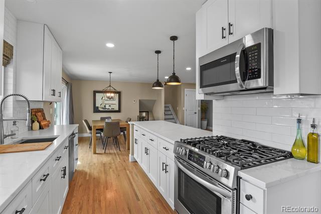 1115 W Hinsdale Drive