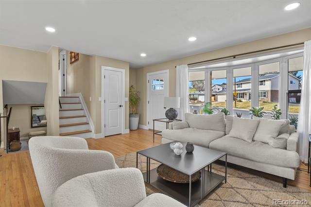 1115 W Hinsdale Drive