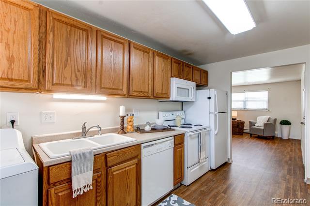 2350 S Linden Court