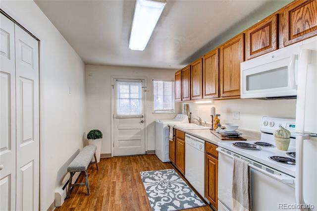2350 S Linden Court