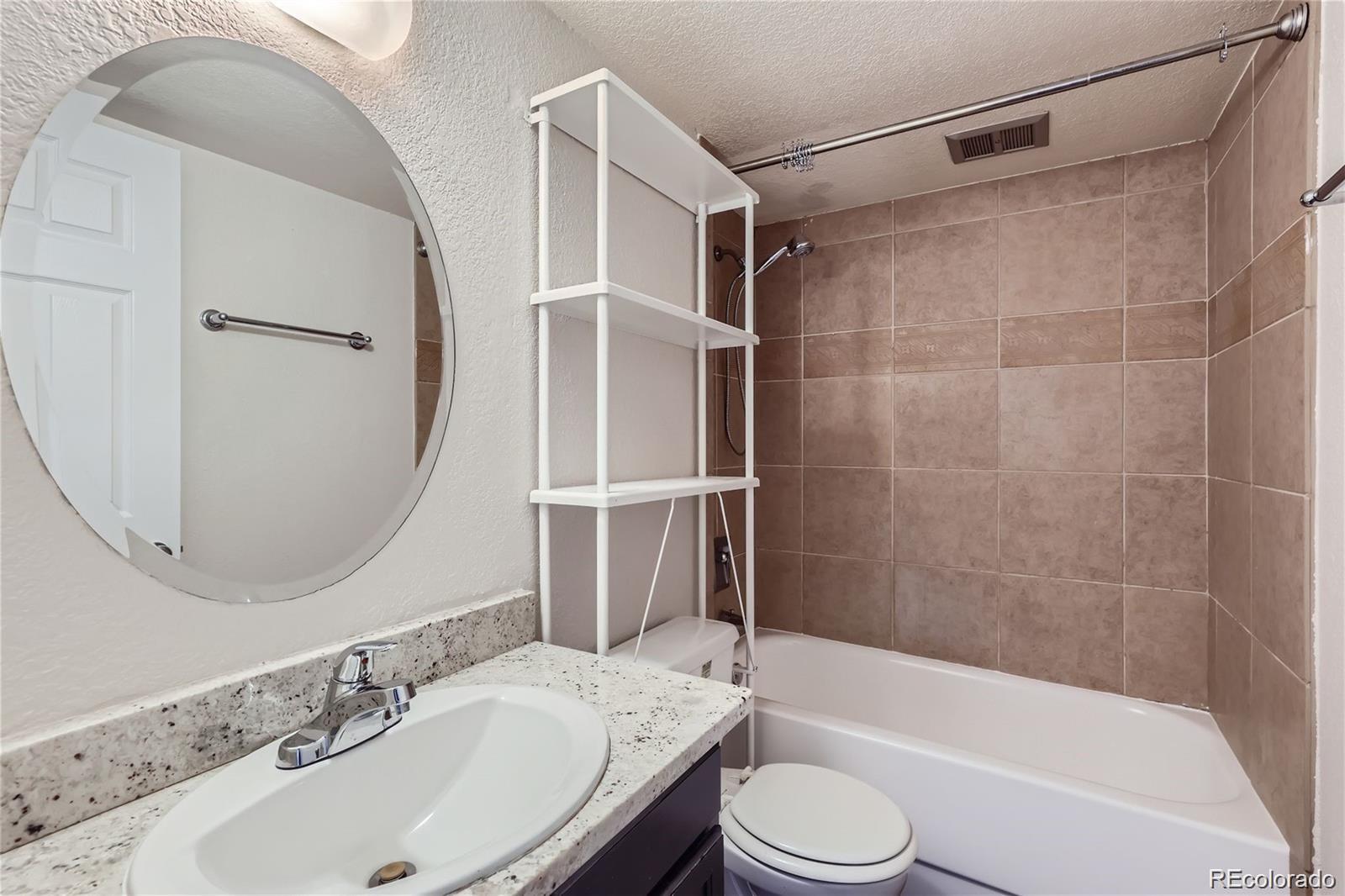 909 N Logan Street Unit: 4A
