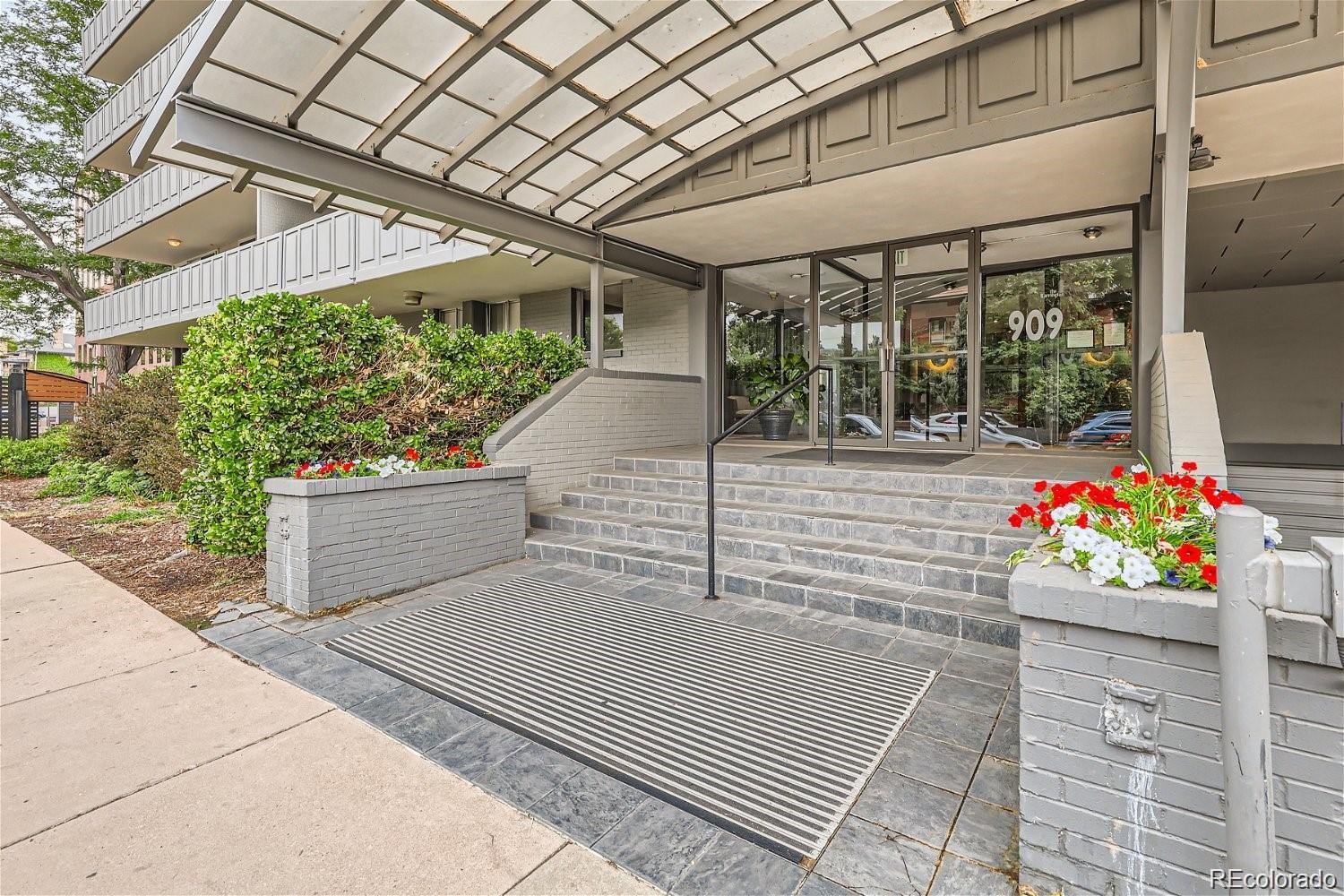 909 N Logan Street Unit: 4A