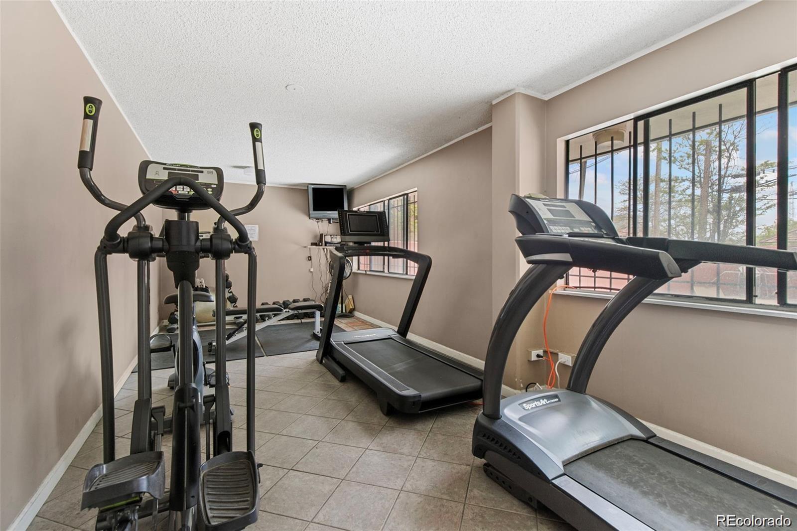 909 N Logan Street Unit: 4A