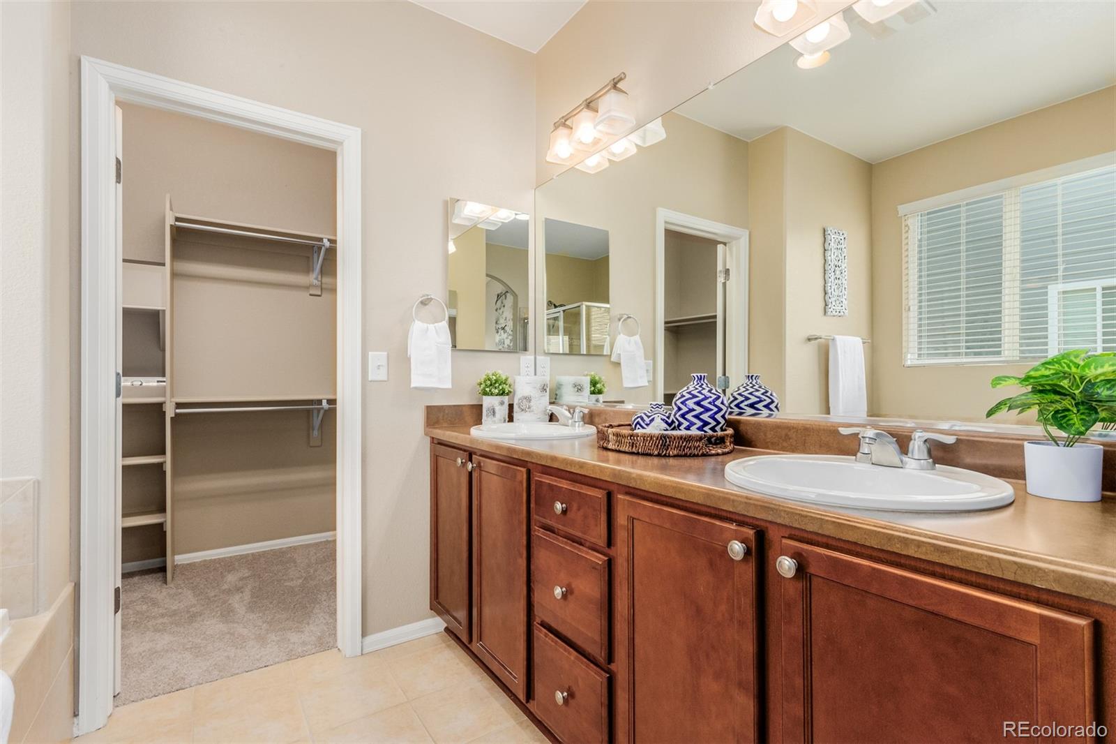 8546 Raspberry Drive