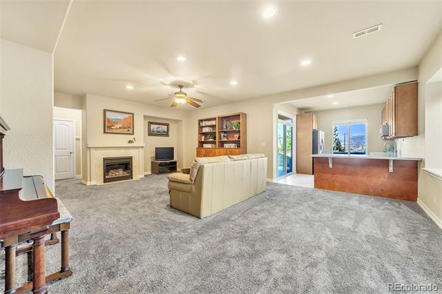 6038 Cumbre Vista Way