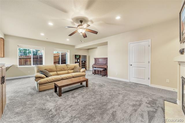 6038 Cumbre Vista Way