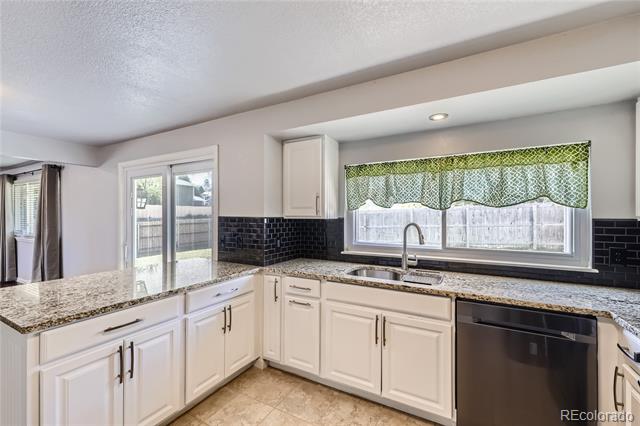7814 W Ontario Place