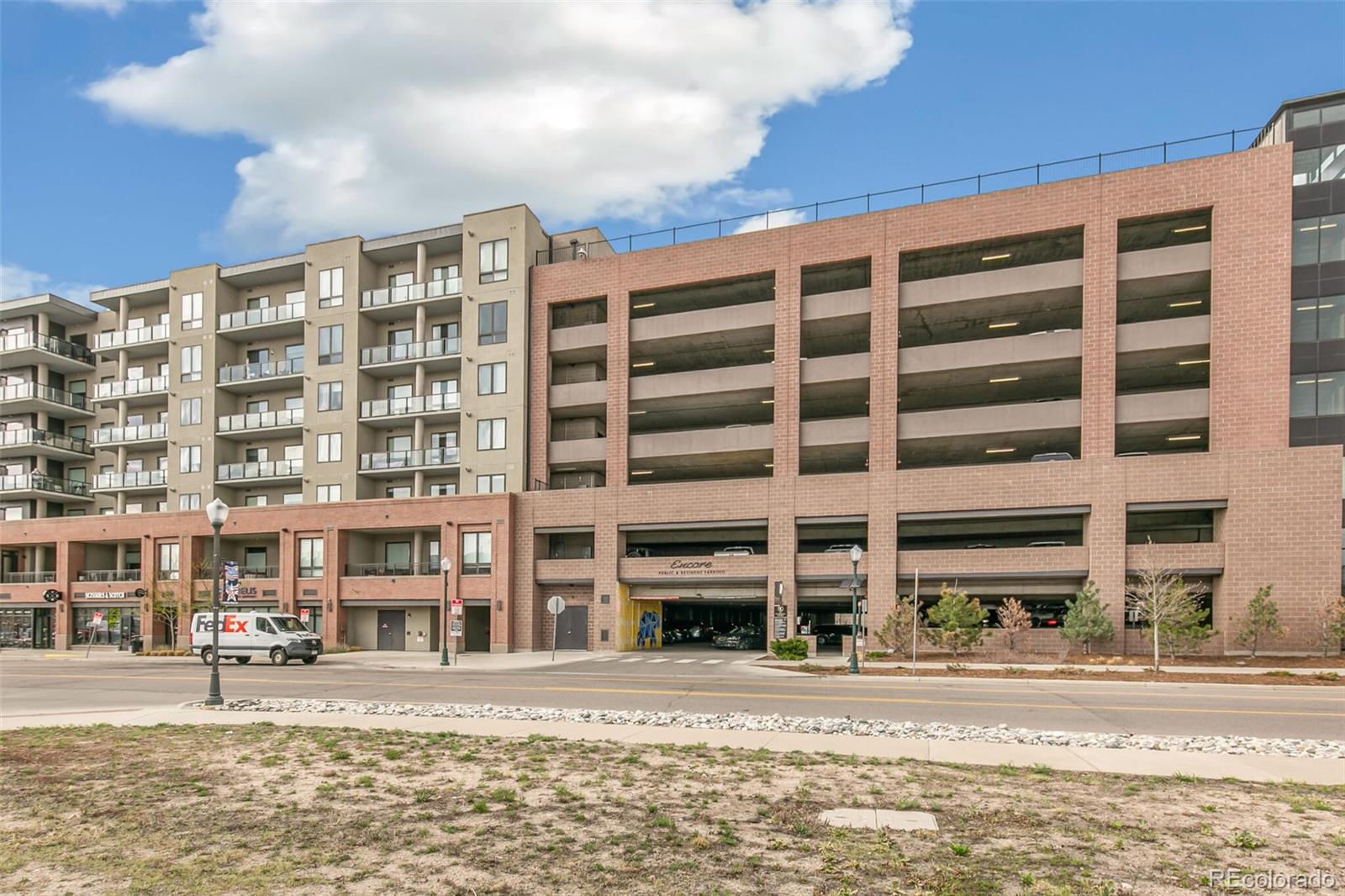 20 Wilcox Street Unit: 519