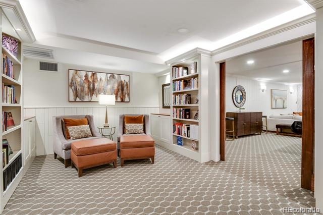 130 N Pearl Street Unit: 404