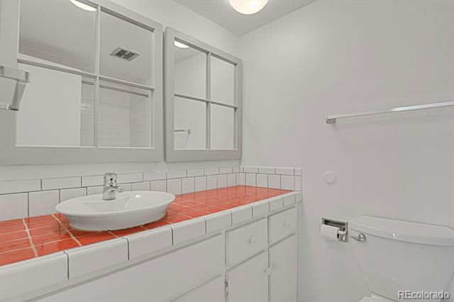 130 N Pearl Street Unit: 404