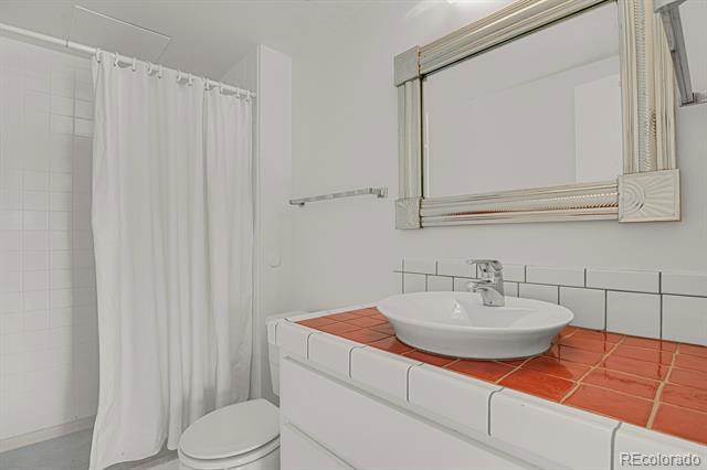 130 N Pearl Street Unit: 404