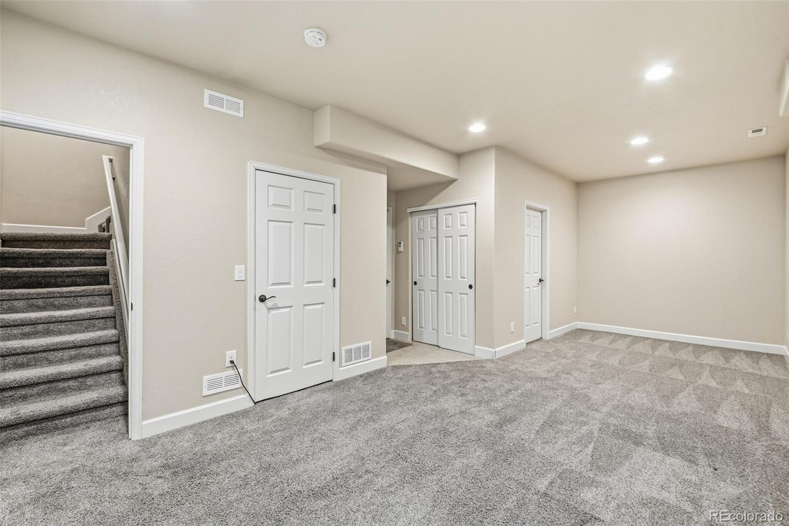 9763 W Hinsdale Lane