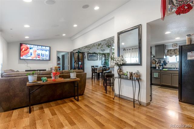 9100 Tejon