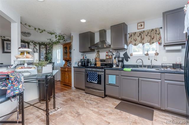 9100 Tejon