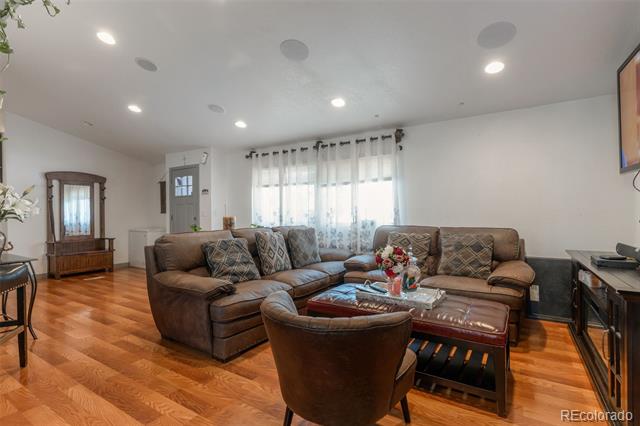 9100 Tejon