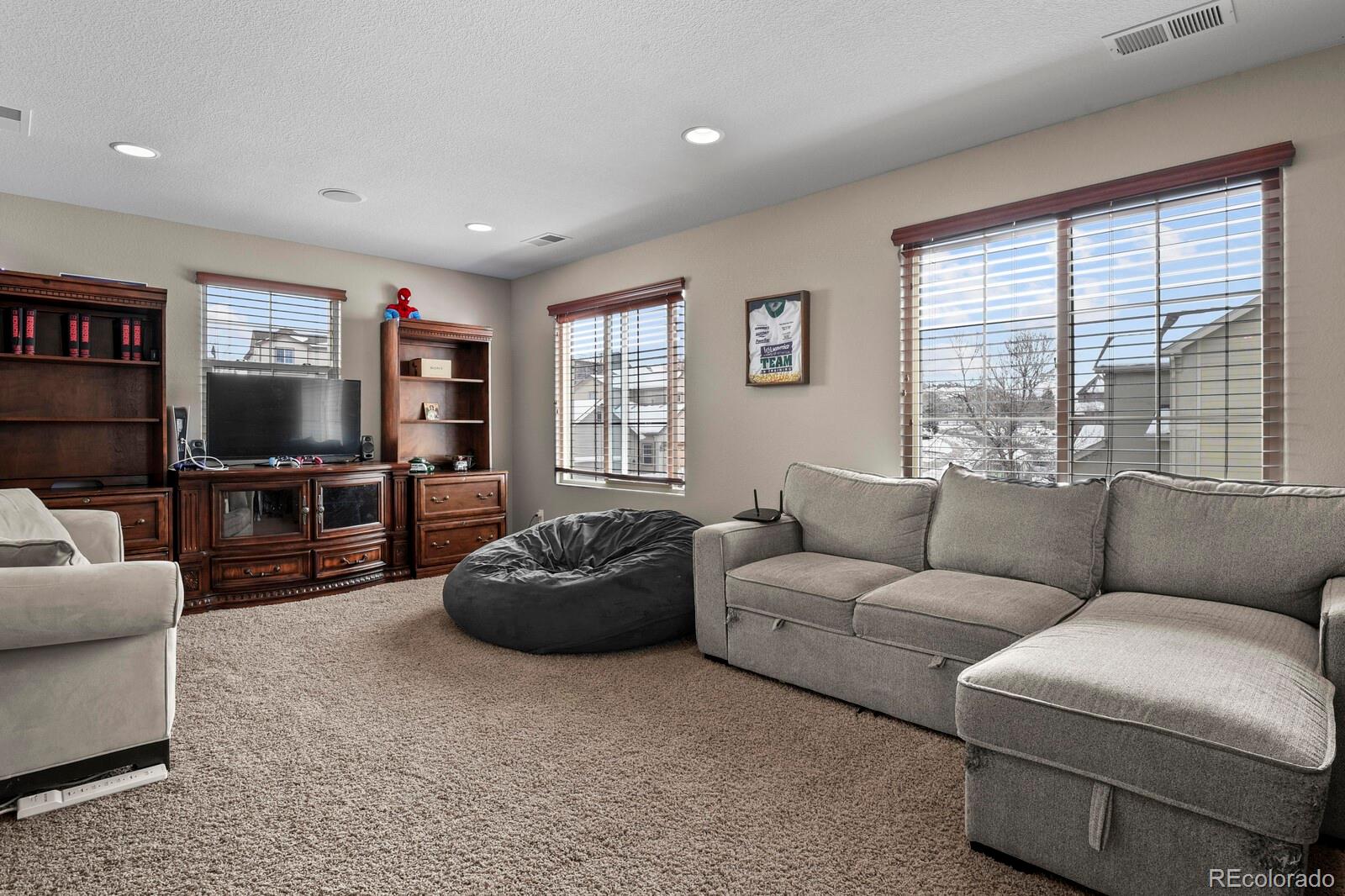 2933 Breezy Lane