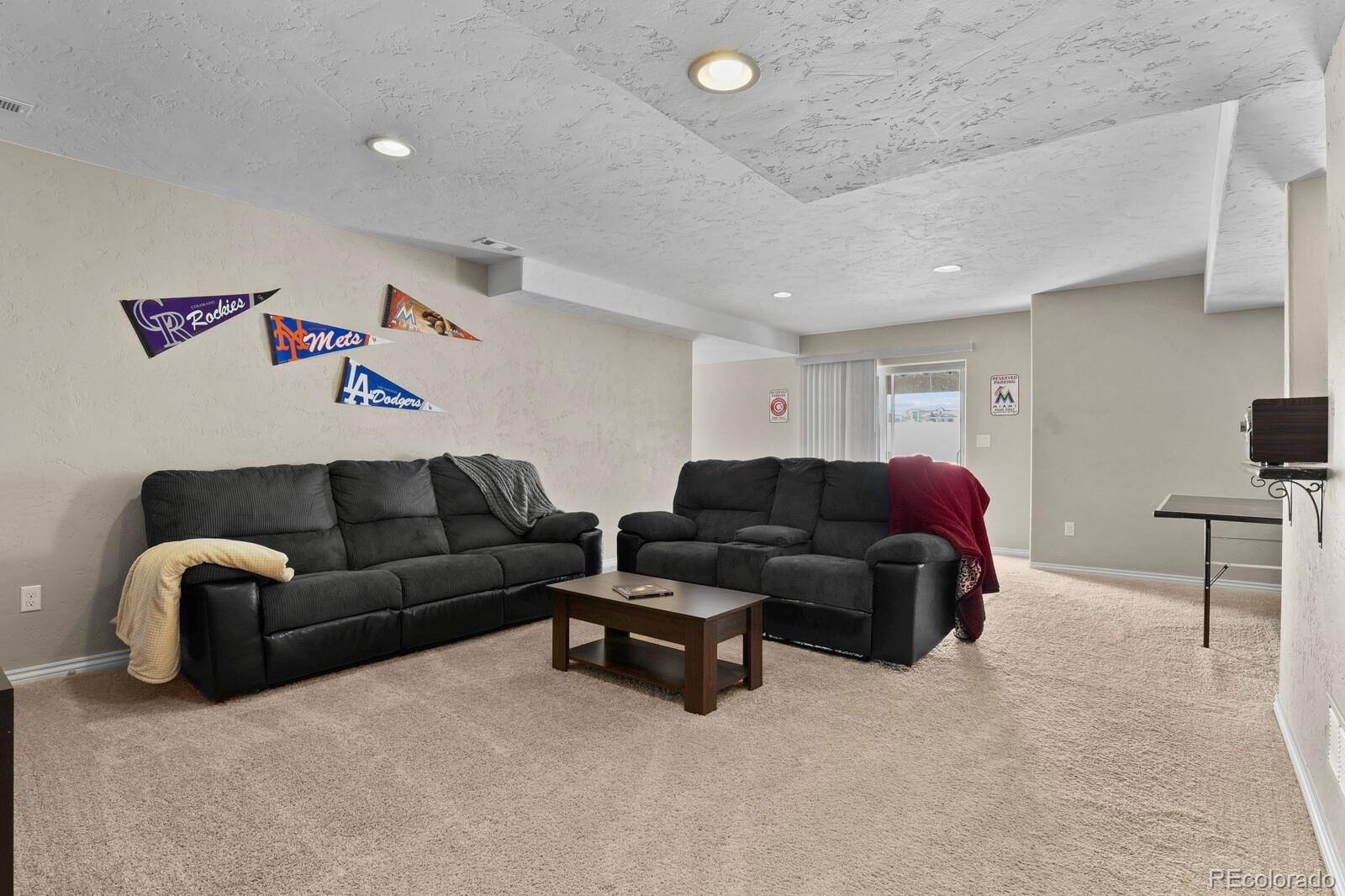 2933 Breezy Lane