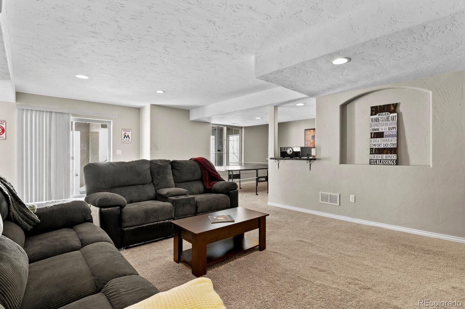 2933 Breezy Lane