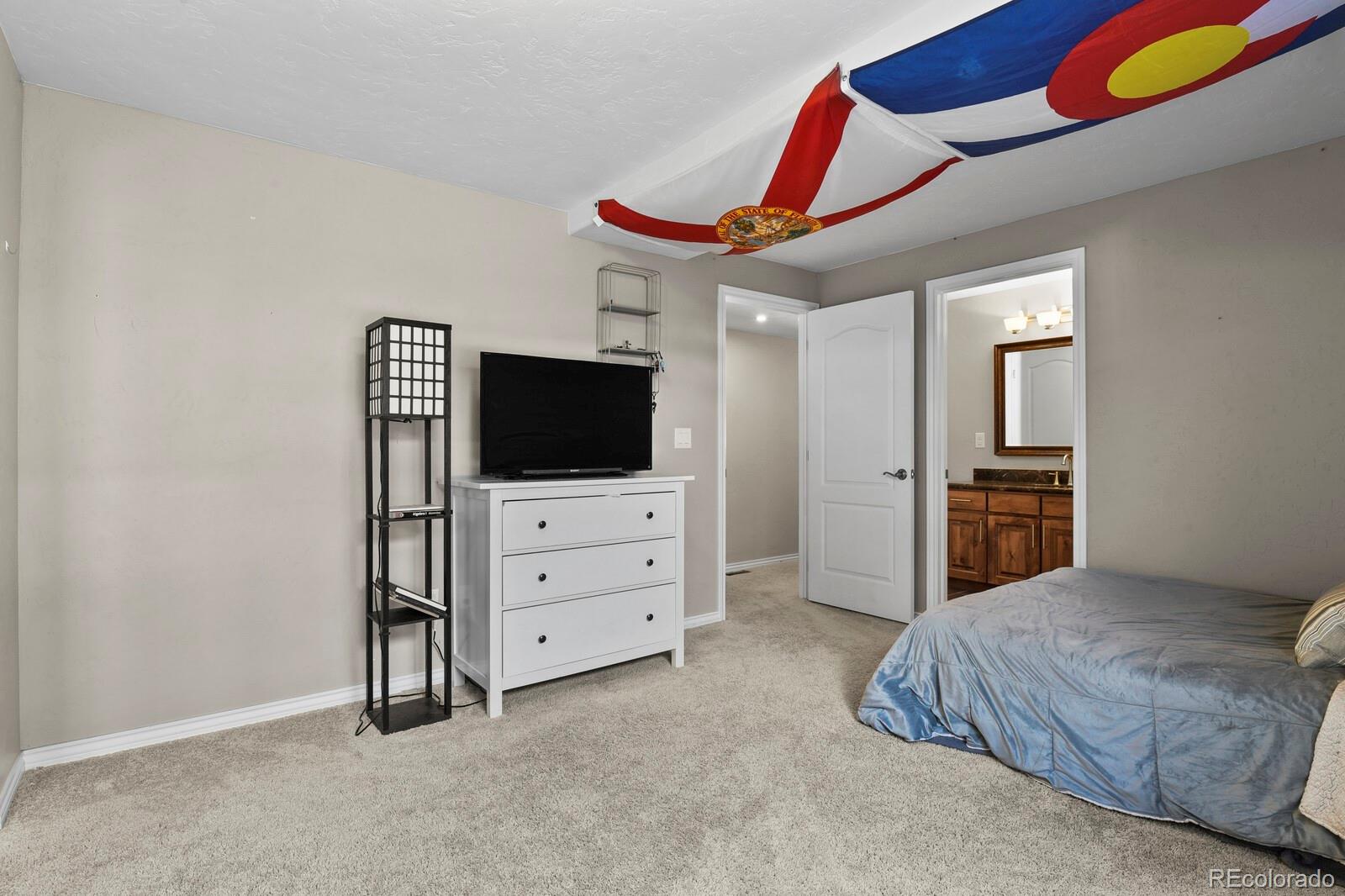 2933 Breezy Lane