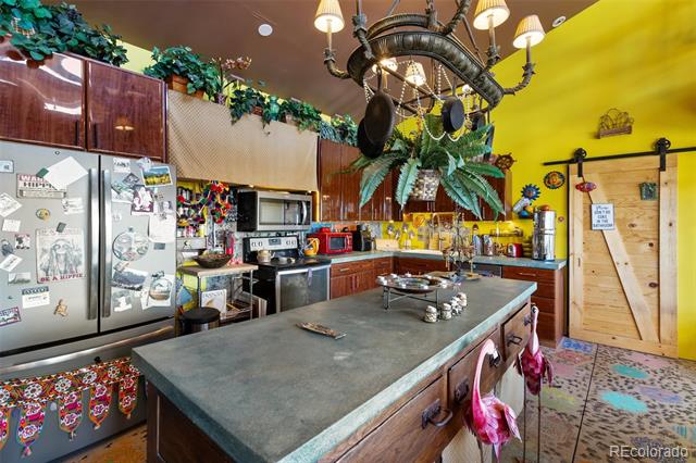 784 Crestridge Road
