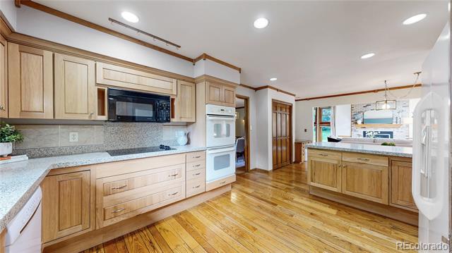 5770 Oak Creek Lane