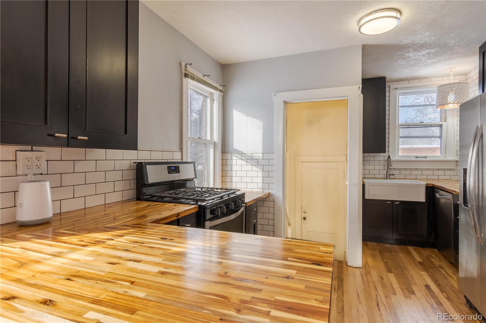 185 W Archer Place