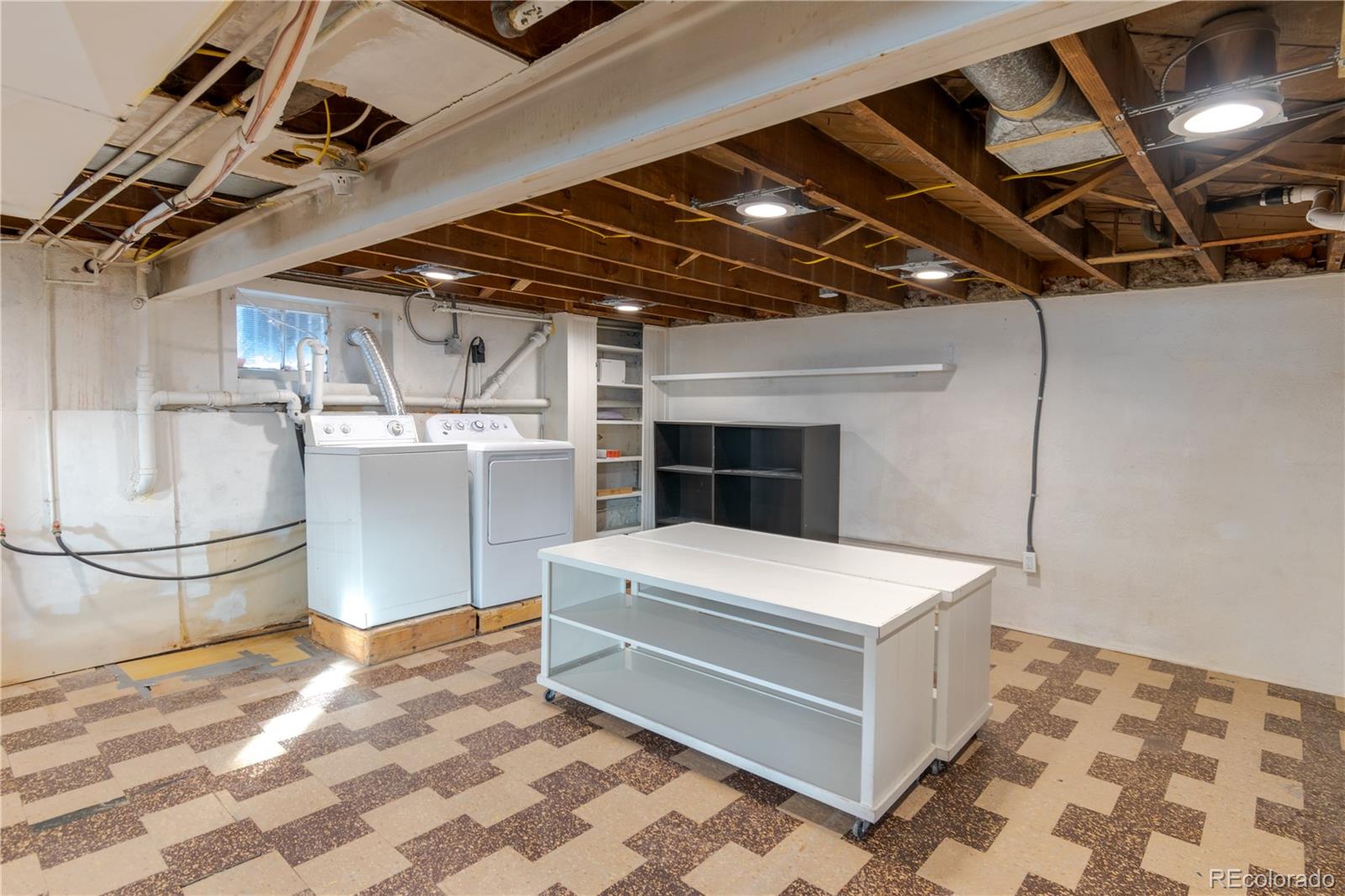 185 W Archer Place