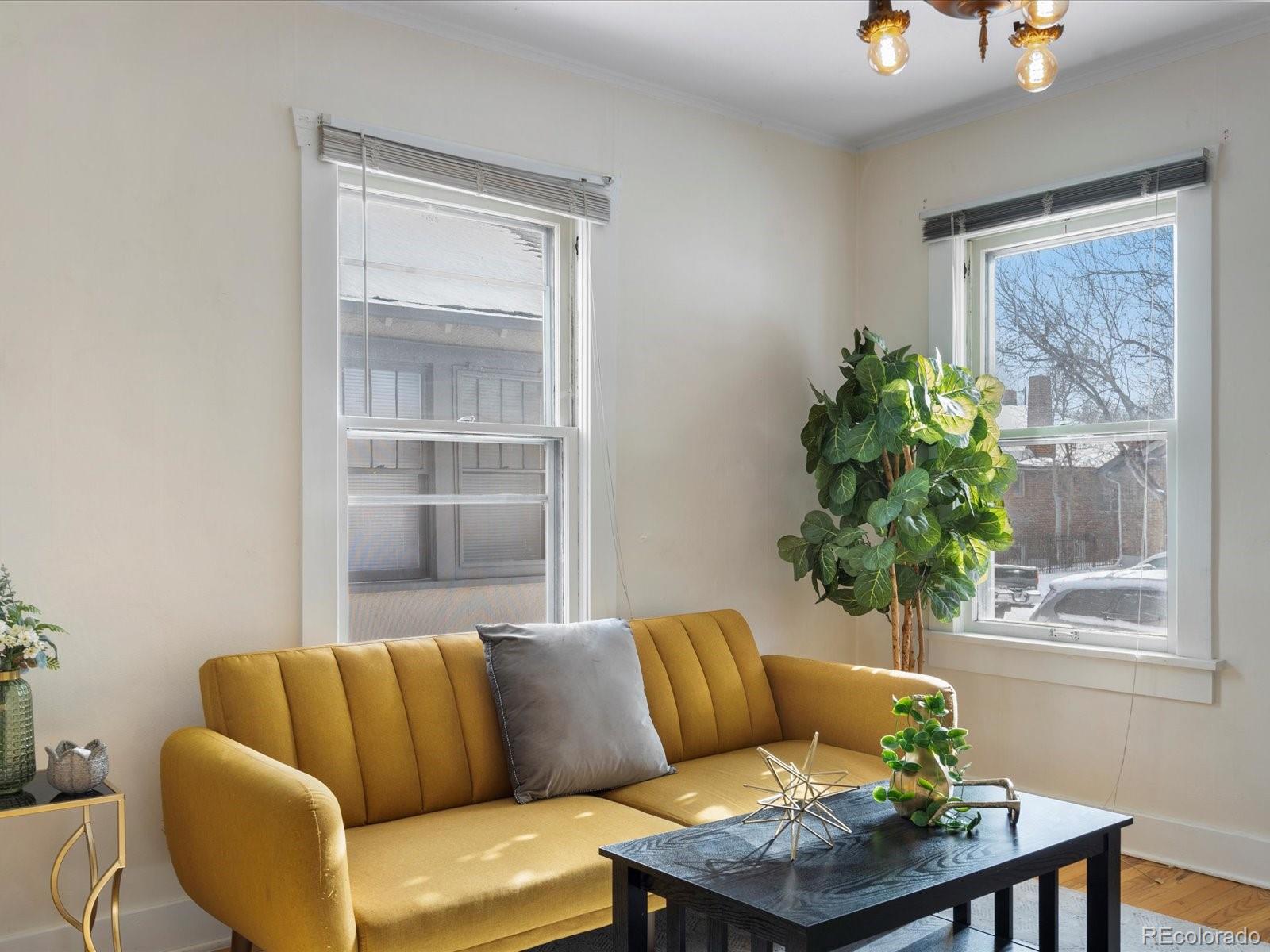 185 W Archer Place