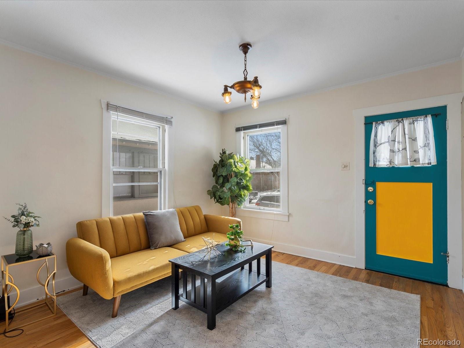 185 W Archer Place