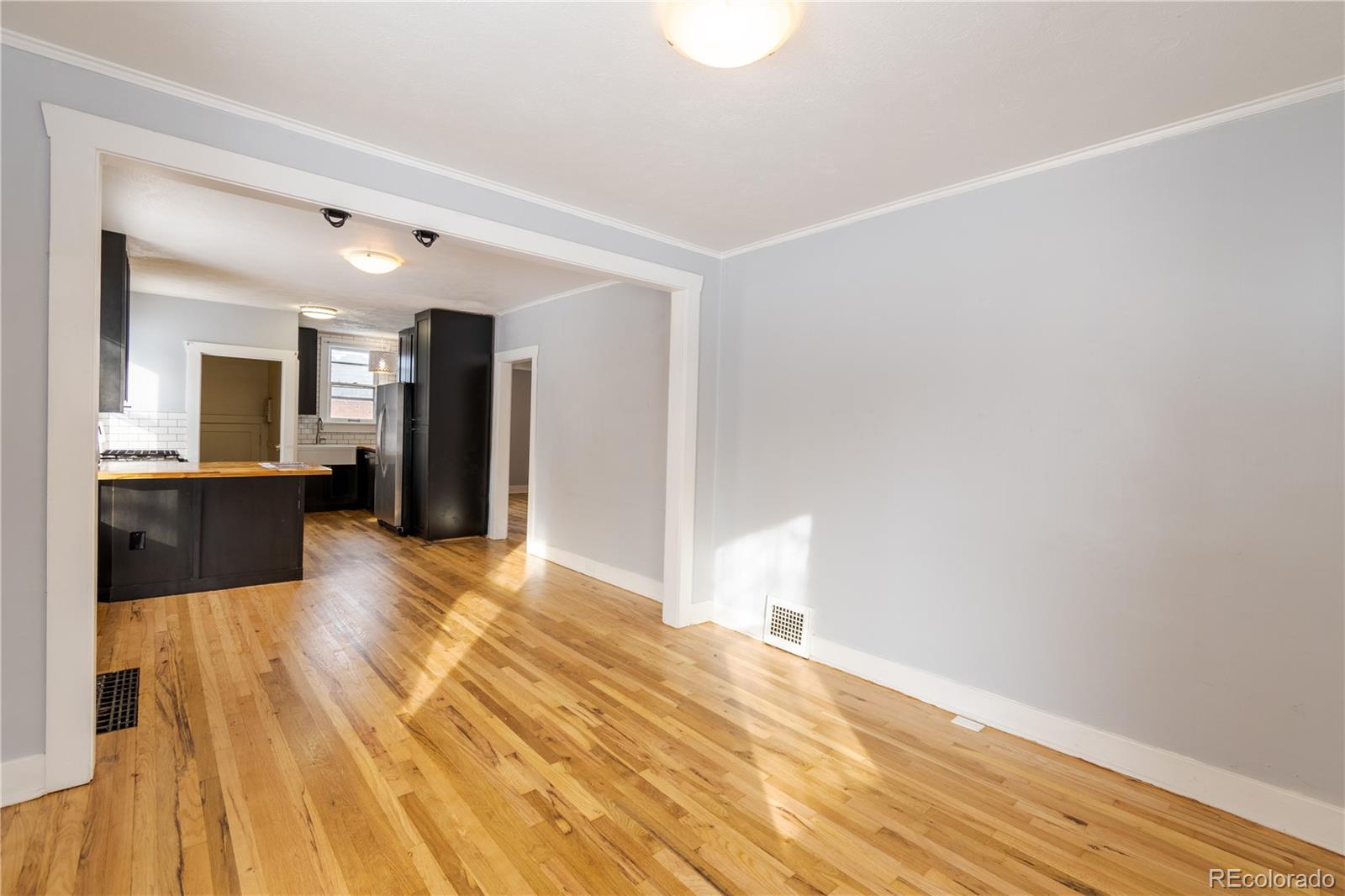 185 W Archer Place