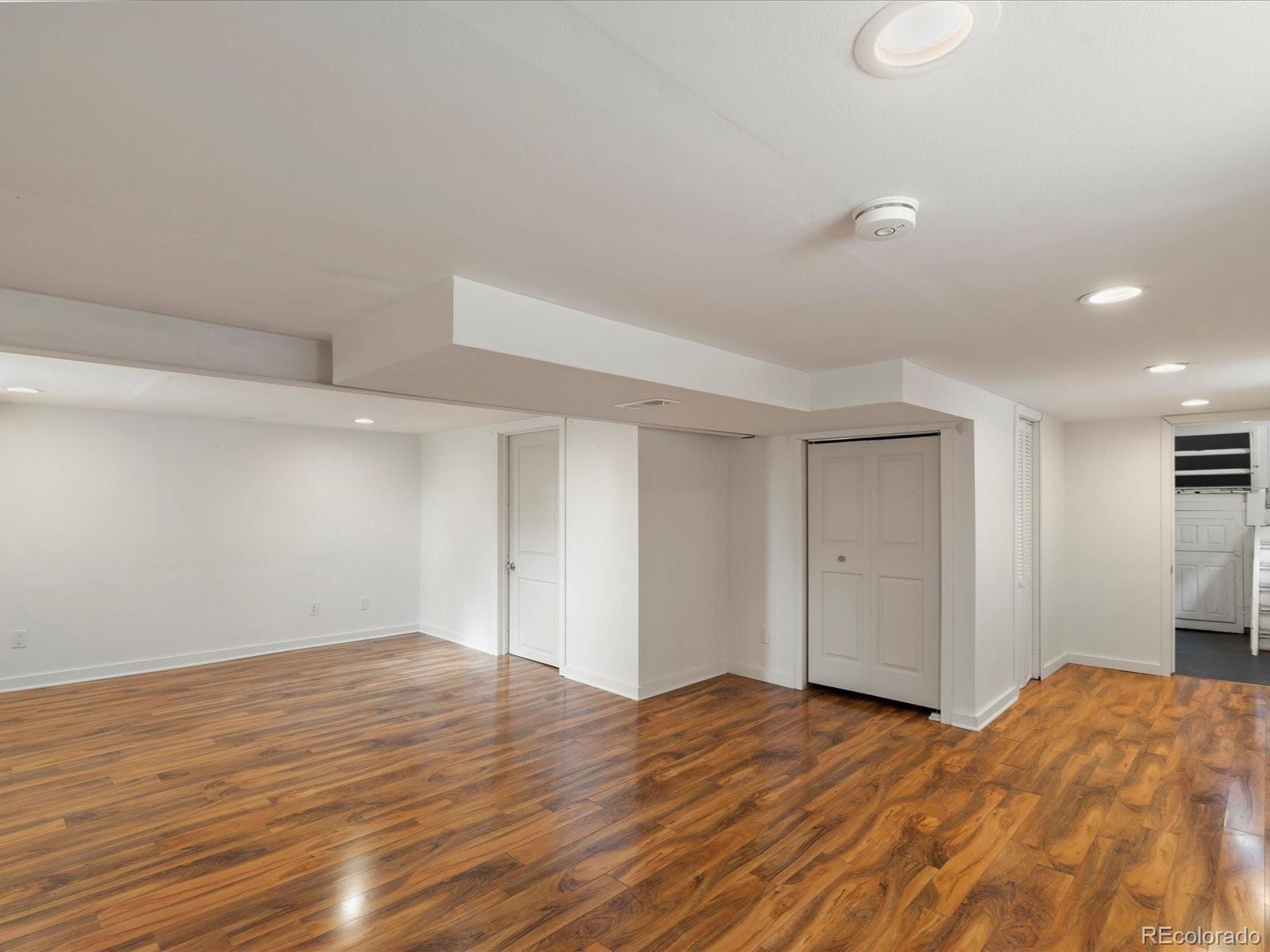 185 W Archer Place